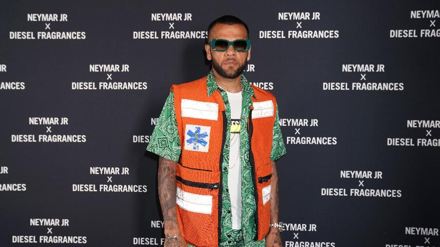 Daniel Alves em lançamento do perfume de Neymar  - Edward Berthelot / Getty Images 
