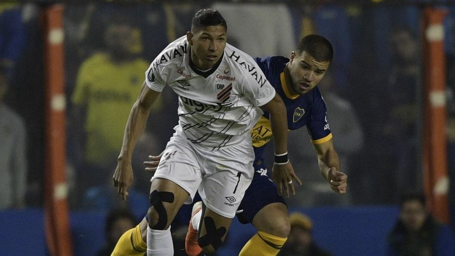 Rony em ação durante partida do Athletico Paranaense contra o Boca Juniors - Juan Mabromata/AFP
