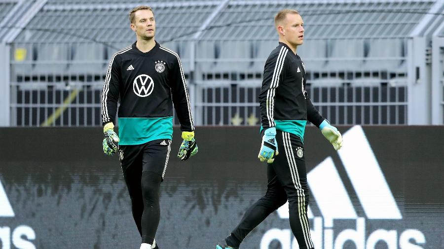 Neuer e Ter Stegen durante treinamento da seleção da Alemanha: disputa forte pela titularidade - Christof Koepsel/Bongarts/Getty Images