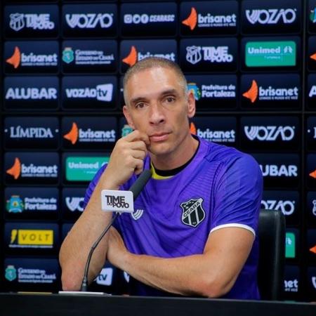 Fernando Prass concede entrevista coletiva com camisa do Ceará  - Wilton Hoots/cearasc.com