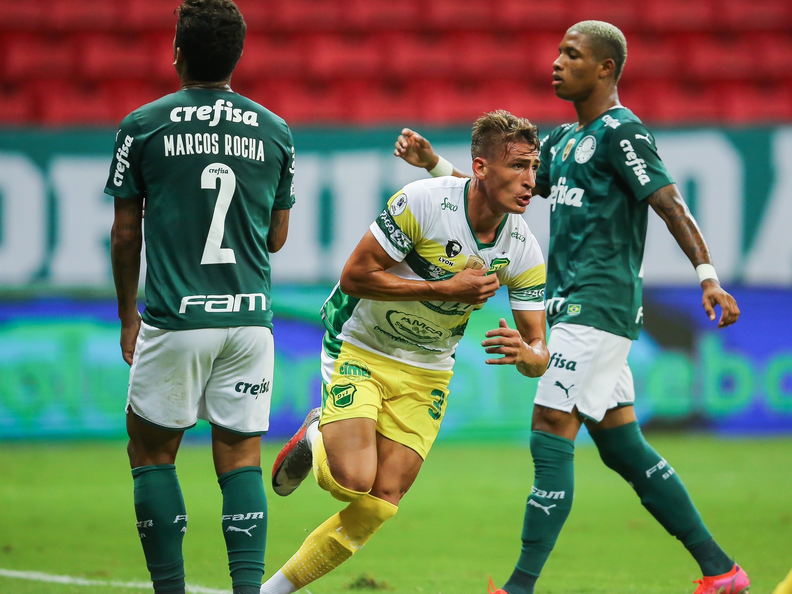 Empate com o Fla reafirma vulnerabilidade do Palmeiras - Lance!