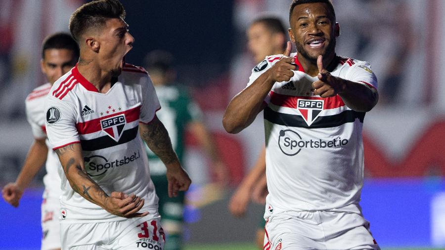 Rigoni e Luan comemoram gol do São Paulo diante do Palmeiras - Staff Images/CONMEBOL