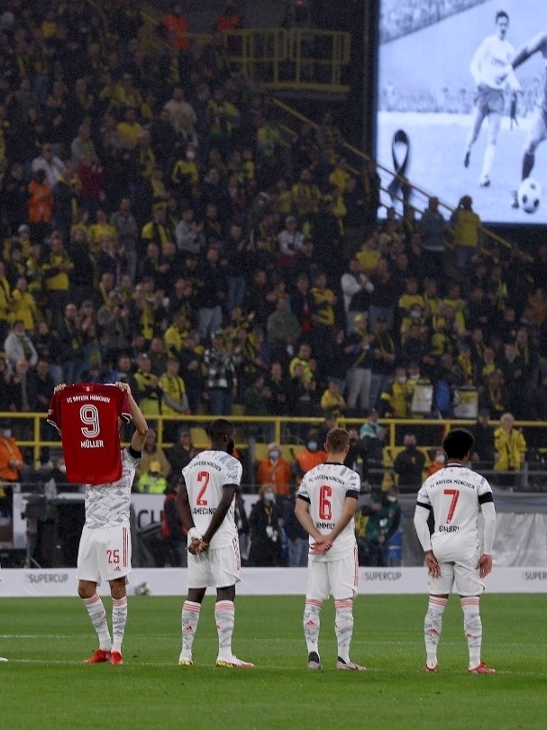 Com dois de Müller, Bayern goleia Índia em despedida de ídolo