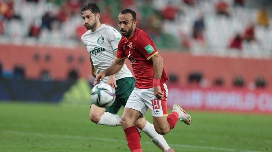 Mohamed Magdy, conhecido com Afsha, defendendo o Al Ahly na disputa do 3º lugar no Mundial de Clubes da temporada passada - Anadolu Agency via Getty Images