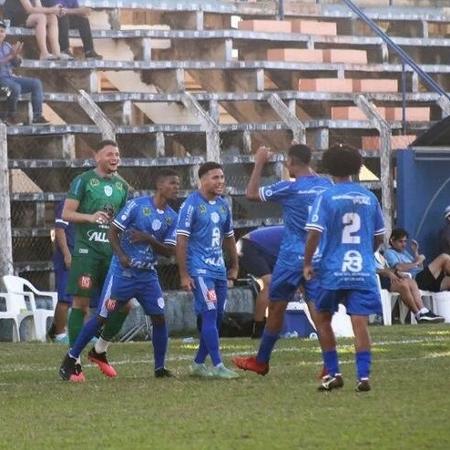 Jogadores do Monte Azul comemoram gol no Paulista sub-20 - Divulgação/Monte Azul