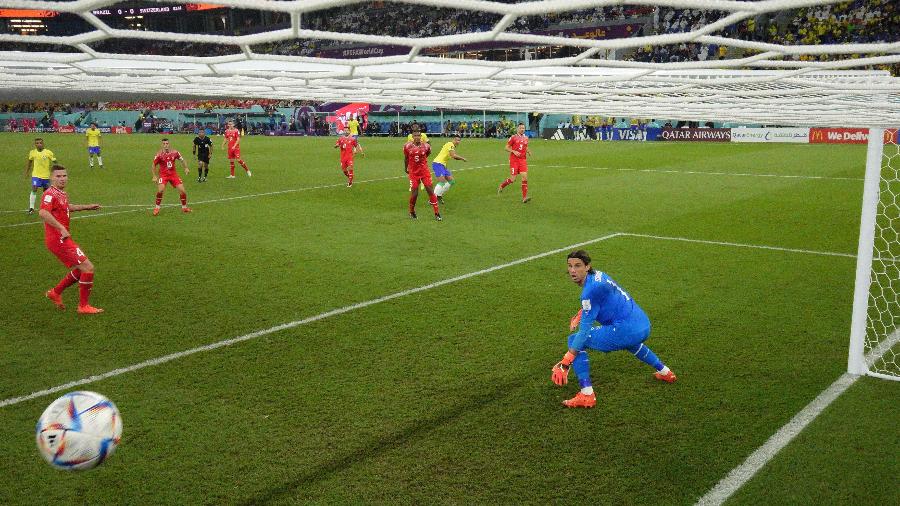Casemiro marcou o gol do Brasil na vitória por 1 a 0 sobre a Suíça, pela Copa do Mundo do Qatar - Matthias Hangst/Getty Images