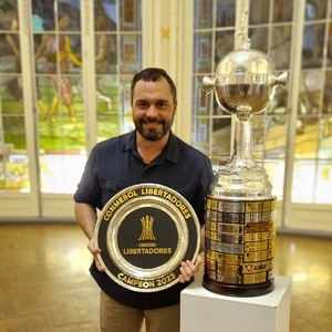 Bolão de jogadores pelo Brasil tem festa, artilheiro na lanterna e até  patrocínio - 01/07/2010 - UOL Copa do Mundo - Últimas Notícias