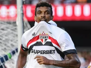 Luiz Gustavo pede 'humildade' ao São Paulo após quatro vitórias seguidas
