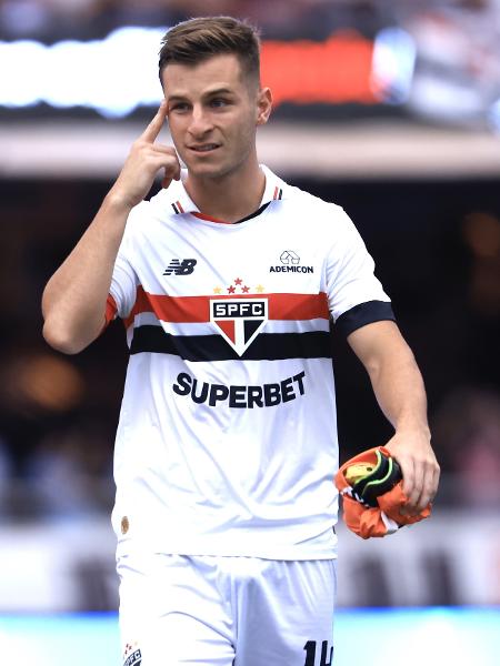 Giuliano Galoppo, meia do São Paulo, perdeu espaço com a chegada do técnico Zubeldía