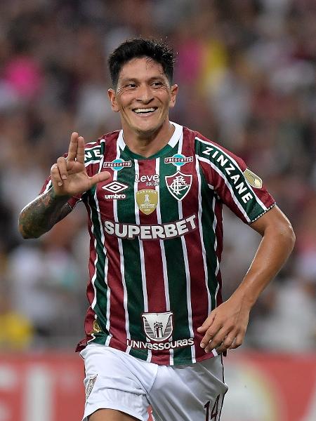 Cano, do Fluminense, comemora seu gol contra o Colo-Colo, pela Libertadores
