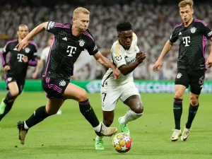 Zagueiro do Bayern diz que árbitro admitiu erro em lance de impedimento