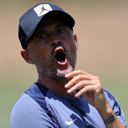 Luis Enrique, técnico do PSG, durante o Mundial de Clubes - DANIEL COLE/REUTERS
