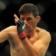 Demian Maia se defende de chute de Condit, durante luta no UFC Canadá - Anne-Marie Sorvin-USA TODAY Sports