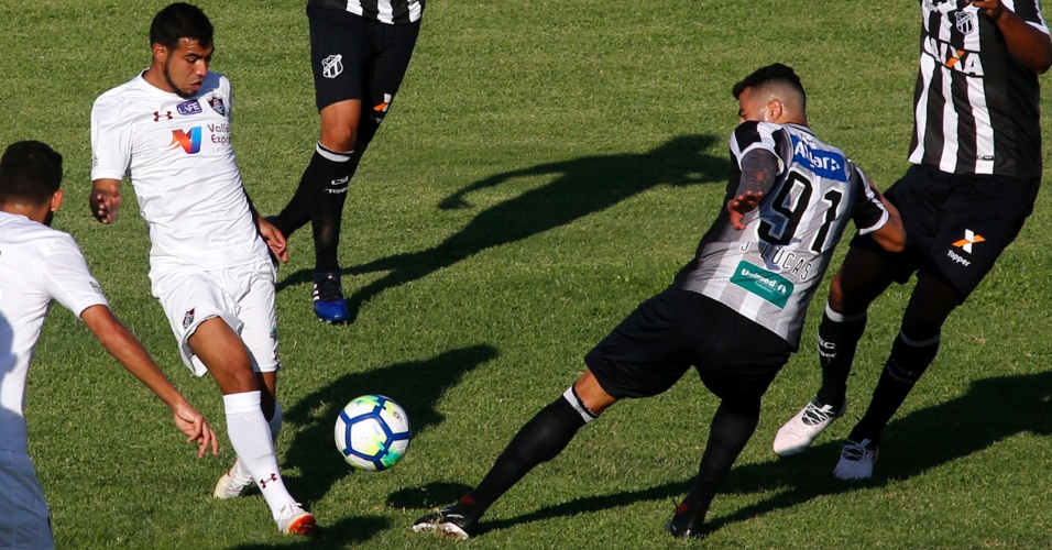 Sornoza é marcado por João Lucas no jogo entre Ceará e Fluminense