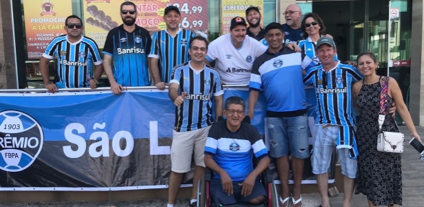 Campeão mundial pelo Grêmio chega ao RS para cirurgia: Com toda a