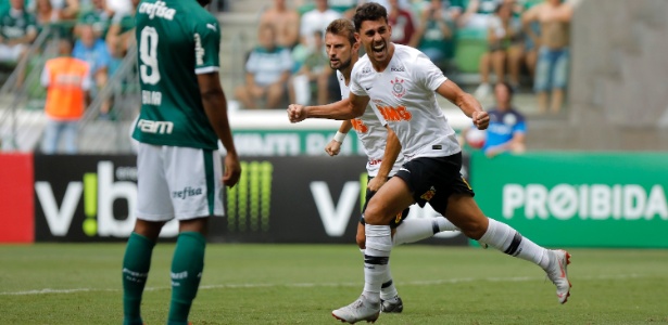 Danilo Avelar fez o gol que deu ao Corinthians a vitória no primeiro dérbi de 2019 - Daniel Vorley/AGIF