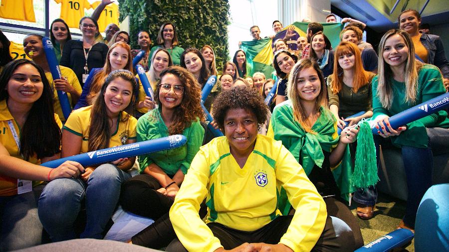 Roseli, ex-jogadora da seleção brasileira, em ação do Banco Votorantim - Patrícia Caggegi/Divulgação