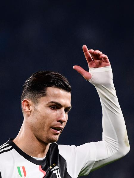 Cristiano Ronaldo ao ser substituído em jogo da Juventus - Marco Bertorello/AFP
