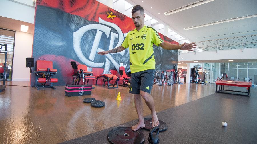 Atacante Michael faz trabalho na academia do CT do Flamengo - Alexandre Vidal / Flamengo