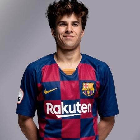 Riqui Puig, meio-campista do Barcelona, pode ser emprestado pelo clube catalão - Divulgação/Site oficial do Barcelona