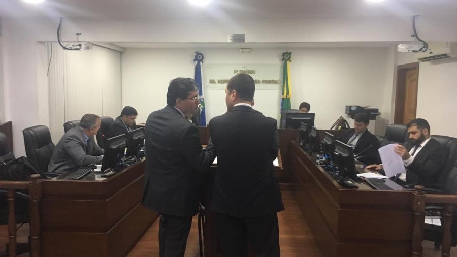 Advogados de Flamengo e Fluminense em julgamento no TJD - Caio Blois / UOL Esporte