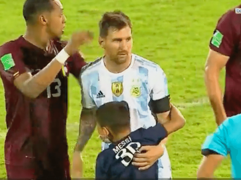 Messi faz a alegria de 30 crianças doentes de 11 países