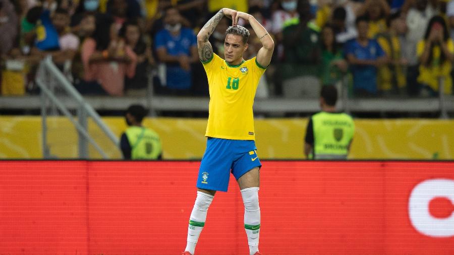 Antony durante Brasil x Paraguai - Lucas Figueiredo/CBF