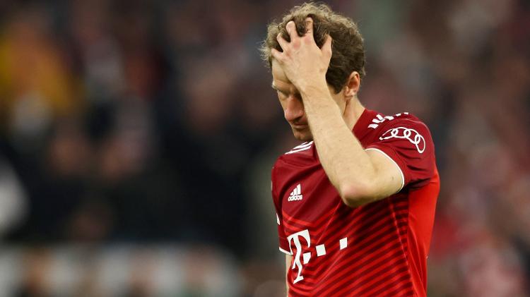 Thomas Mueller lamenta durante partida entre Bayern de Munique e Villarreal, pelas quartas de final da Liga dos Campeões - Alexander Hassenstein/Getty Images - Alexander Hassenstein/Getty Images