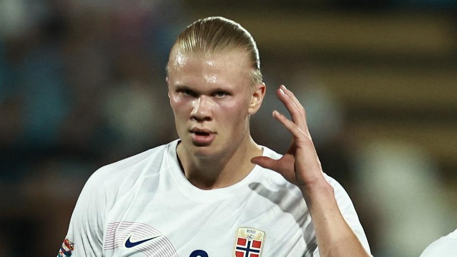 Haaland abre o placar para a Noruega contra a Sérvia pela Liga das Nações - Marko Djurica/Reuters