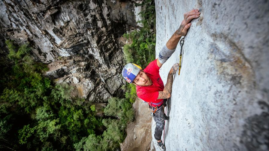 O escalador Felipe Camargo estrela do documentário Gigante de Pedra - Marcelo Maragni/ Red Bull Content Pool - Divulgação