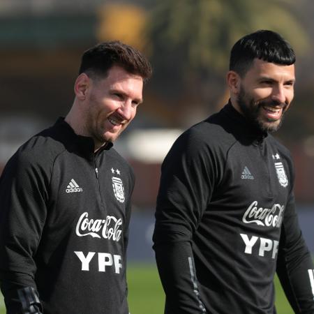 Lionel Messi e Sergio Aguero, durante treino da Argentina para a Copa América de 2021 - Gustavo Pagano/Getty Images