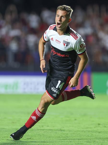 Galoppo, do São Paulo, comemora gol contra a Portuguesa pelo Paulista - MARCELLO ZAMBRANA/AGIF - AGÊNCIA DE FOTOGRAFIA/ESTADÃO CONTEÚDO