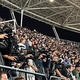 Torcedores do Botafogo atiram latas na imprensa no Nilton Santos