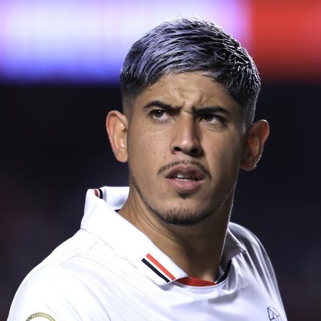 Alan Franco em ação durante São Paulo x Bragantino, jogo do Brasileirão