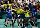 Brasil é dominado e cai para favorita França no handebol feminino em Paris - Aris MESSINIS / AFP