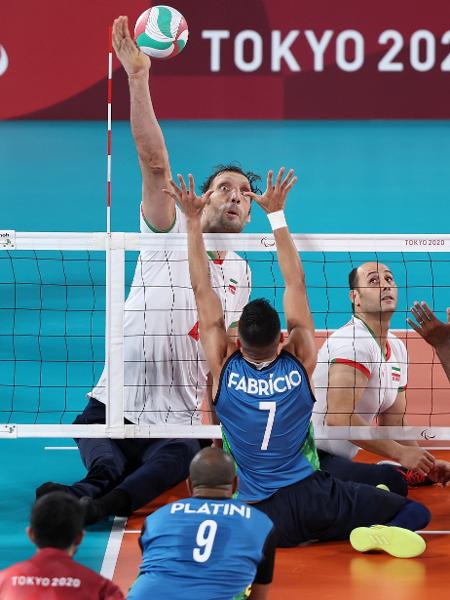 Morteza Mehrzad, o iraniano de 2,46m do vôlei sentado