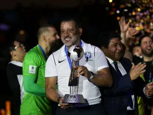 'Surreal o que a Fifa faz, é não entender o futsal', diz técnico do Brasil