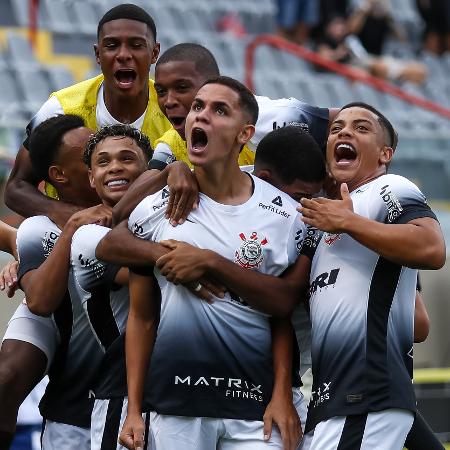 Bahia marcou o único gol do duelo entre paulistas e gaúchos, realizado em Barueri