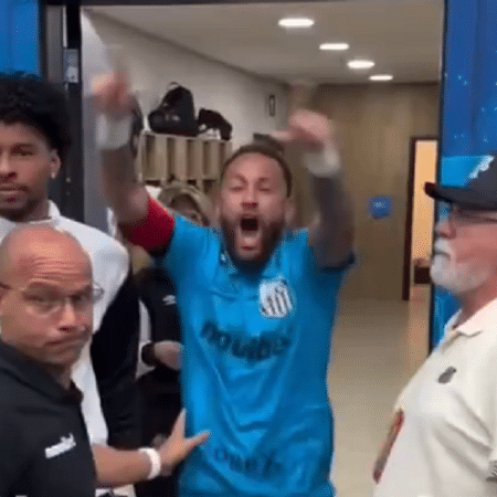 Neymar celebra vitória do Santos sobre o Remo na frente de adversários; confusão marcou pós-jogo