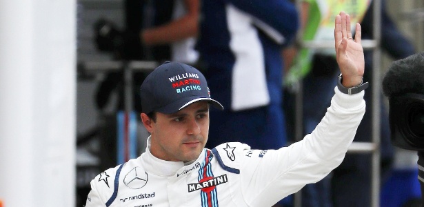 Felipe Massa ganha o apoio da torcida após terminar em 13º treino classificatório  - REUTERS/Paulo Whitaker