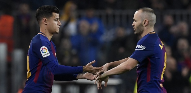 Coutinho entra em campo no lugar de Iniesta e estreia pelo Barcelona - Lluis Gene/AFP