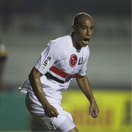 Jorge Wagner comemora gol do São Paulo - Marcelo Justo/Folha IMagem