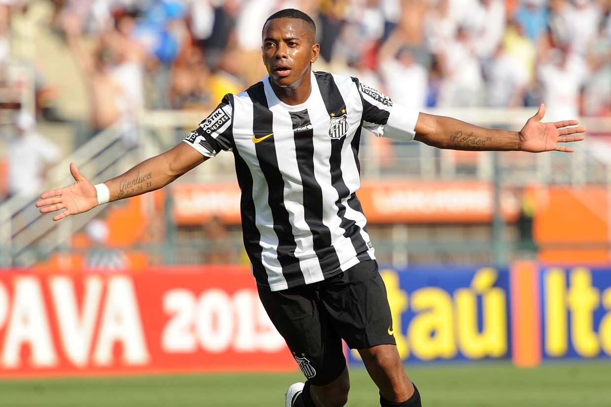 R$ 10 por mês e corrida contra o tempo: Santos ainda negocia por Robinho - 09/10/2020 - UOL Esporte