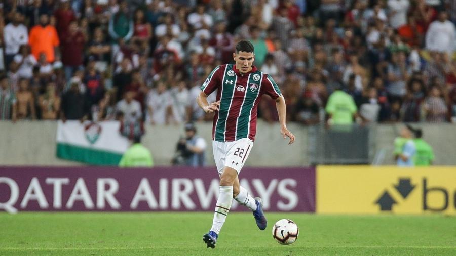 Zagueiro Nino, do Fluminense, em ação antes da paralisação dos campeonatos  - Lucas Merçon / Fluminense