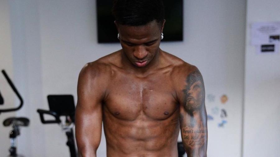 Vinicius Jr. publicou fotos de treinamento físico em seu Instagram - Reprodução/Instagram