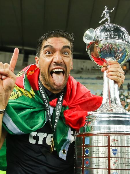 Abel Ferreira comemora o título da Copa Libertadores pelo Palmeiras - Staff Images/Conmebol