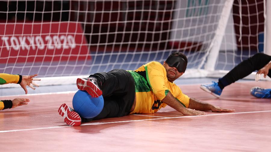 Romário Marques durante estreia do Brasil no goalball nas Paralimpíadas de Tóquio - REUTERS/Lisi Niesner