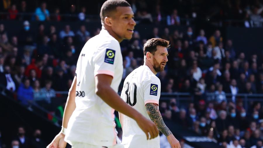 Messi e Mbappé em ação pelo Paris Saint-Germain - GettyImages