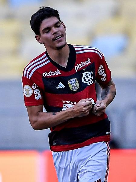 Ayrton Lucas, do Flamengo, é convocado pela primeira vez  - Thiago Ribeiro/AGIF