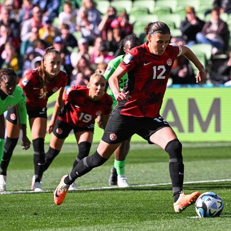 Christine Sinclair perde pênalti pelo Canadá diante da Nigéria na Copa feminina